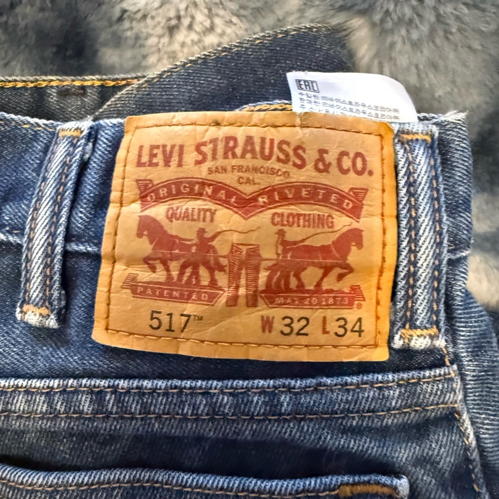 Levi's Classic Bootcut Jeans in Blue